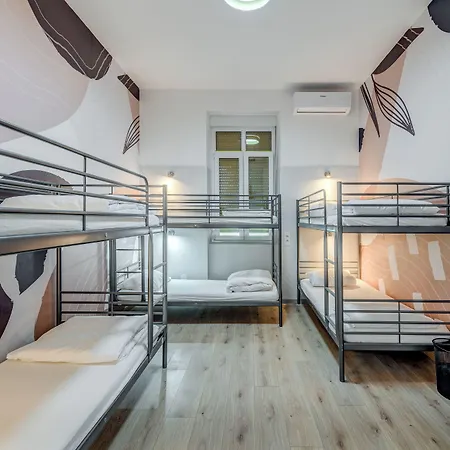 Colors Of Adriatic - Youth Only Hostel *