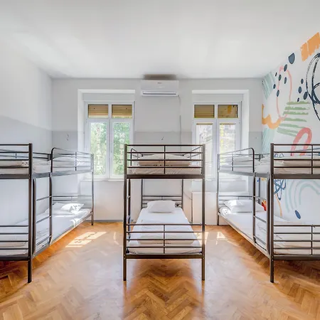 Colors Of Adriatic - Youth Only Hostel *